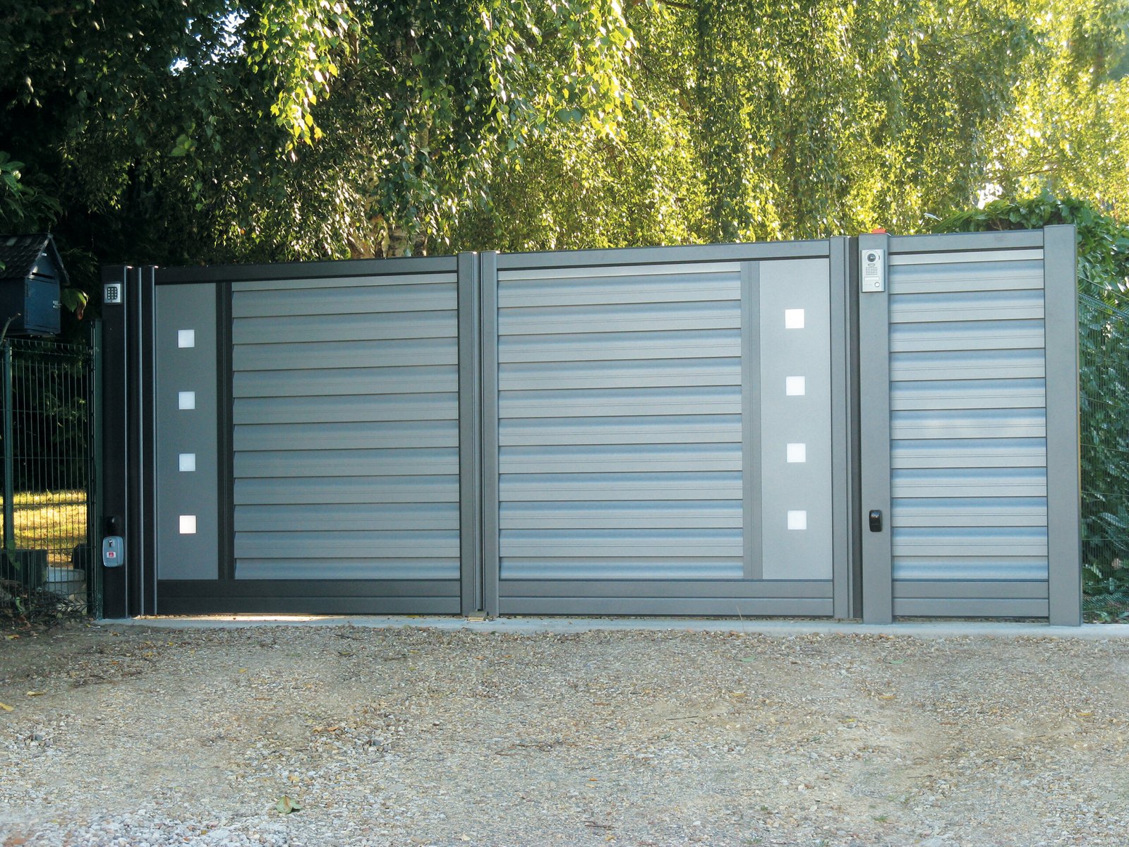 Portail aluminium moderne sur mesure