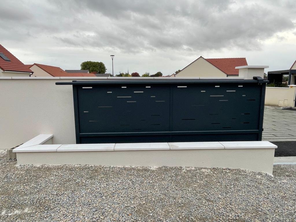 Portail aluminium élégant à domicile