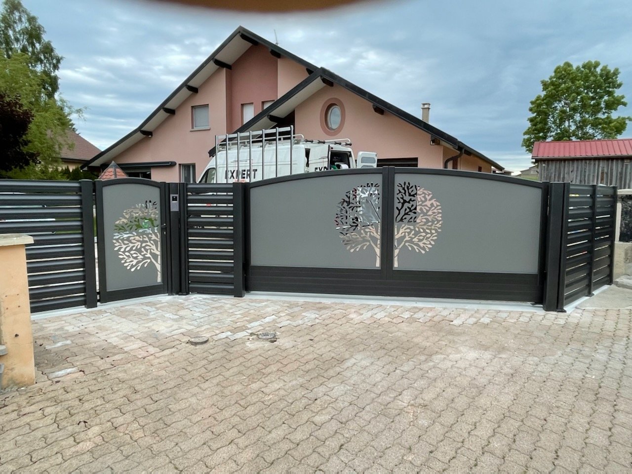 portail tendance creation cetal découpe arbre profen