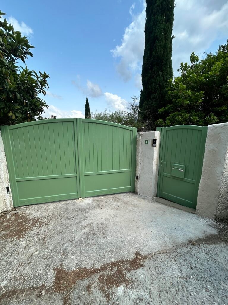 Portail aluminium tendance extérieur